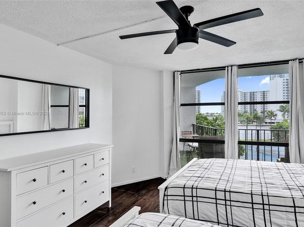1000 Parkview Dr 412, Hallandale Beach FL 33009