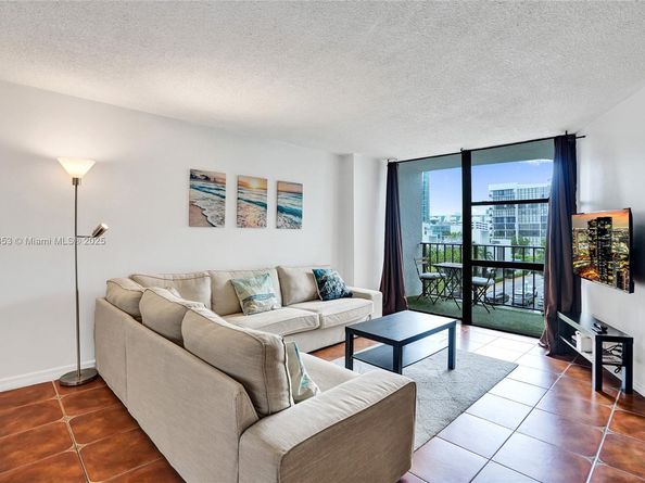 1000 Parkview Dr 412, Hallandale Beach FL 33009