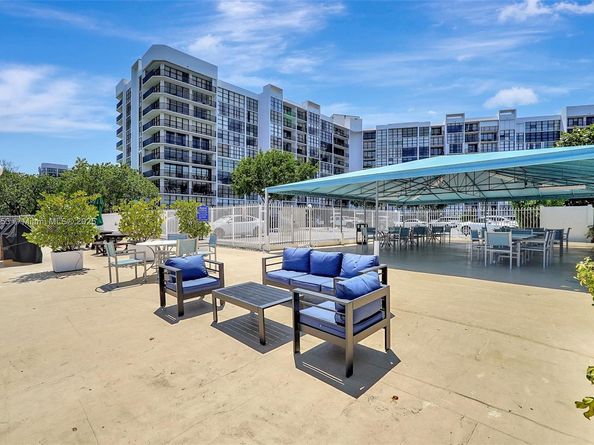1000 Parkview Dr 412, Hallandale Beach FL 33009