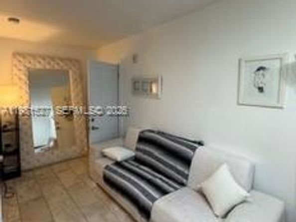 1526 Pennsylvania Ave 15, Miami Beach FL 33139