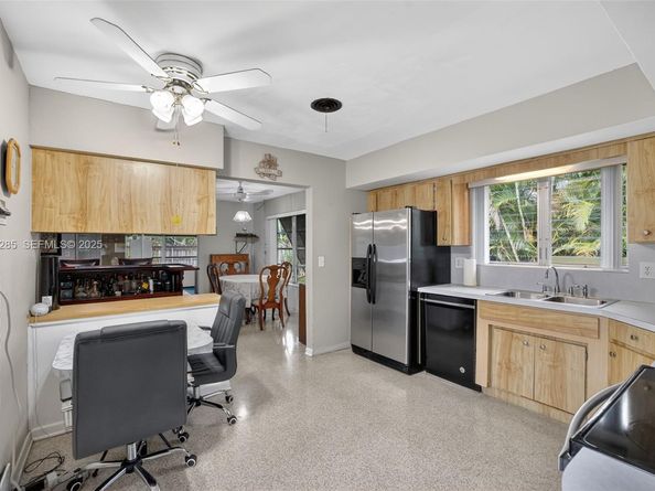 131 SW 58th Ave, Plantation FL 33317