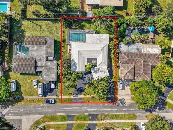 131 SW 58th Ave, Plantation FL 33317