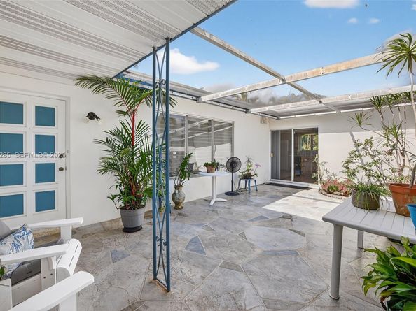 131 SW 58th Ave, Plantation FL 33317