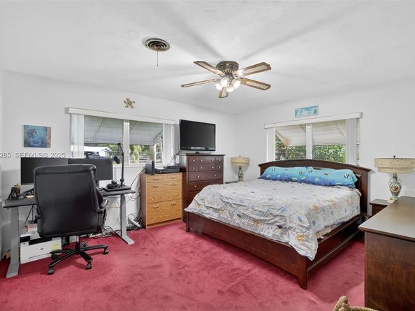 131 SW 58th Ave, Plantation FL 33317