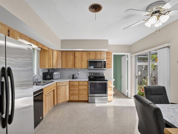 131 SW 58th Ave, Plantation FL 33317