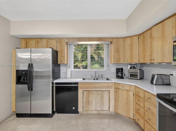 131 SW 58th Ave, Plantation FL 33317