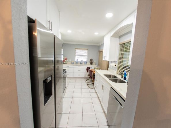 1175 NW 90th Way, Plantation FL 33322