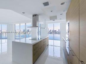 17111 Biscayne Blvd 1009, North Miami Beach FL 33160
