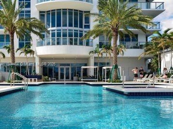 17111 Biscayne Blvd 1009, North Miami Beach FL 33160