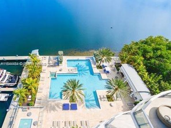 17111 Biscayne Blvd 1009, North Miami Beach FL 33160