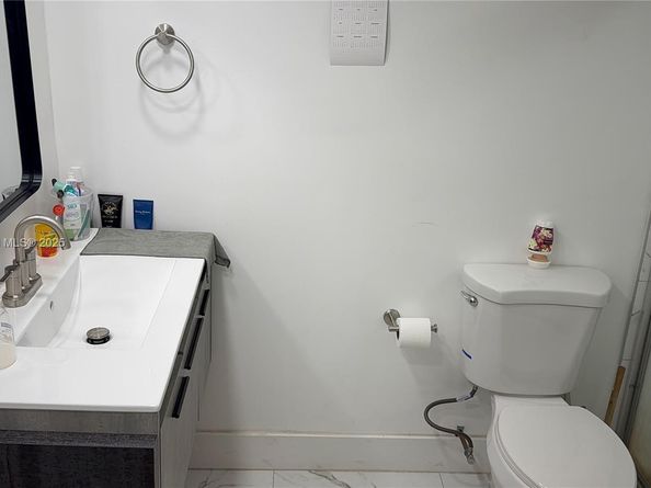1750 NE 191st St 8041, Miami FL 33179