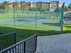 2001 Atlantic Shores Blvd 105, Hallandale Beach FL 33009