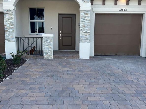 12855 NW 24th Ave, Miami FL 33167