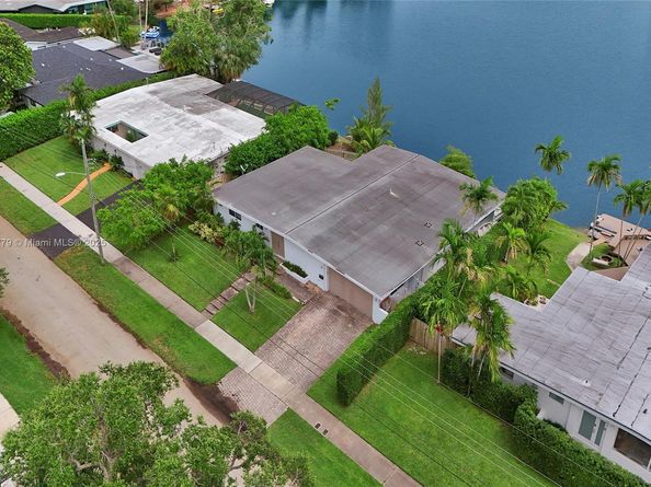 2050 NE 196th Ter, North Miami Beach FL 33179