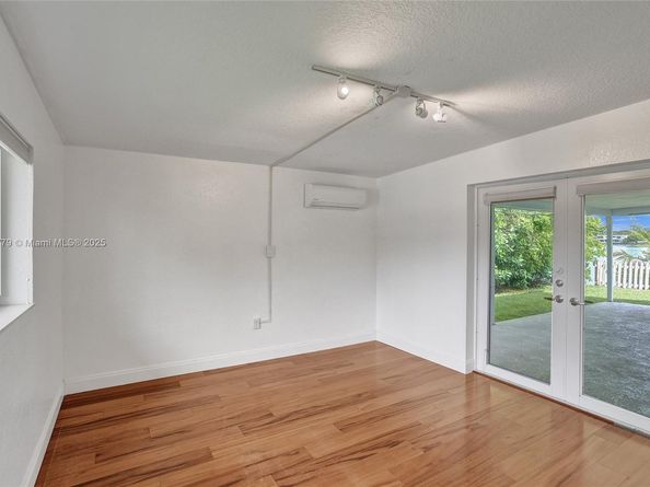 2050 NE 196th Ter, North Miami Beach FL 33179