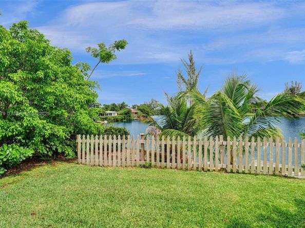 2050 NE 196th Ter, North Miami Beach FL 33179