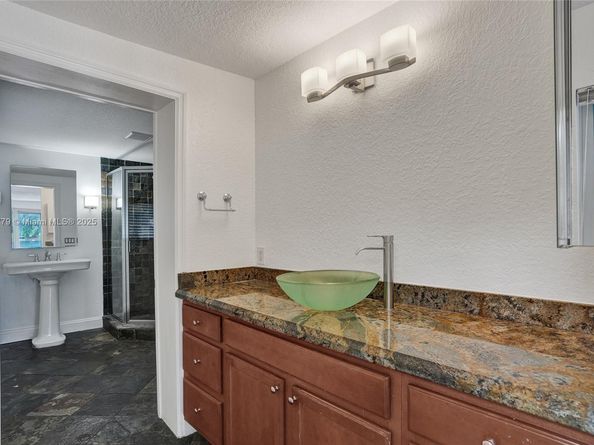 2050 NE 196th Ter, North Miami Beach FL 33179