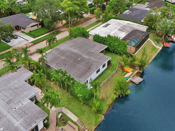 2050 NE 196th Ter, North Miami Beach FL 33179