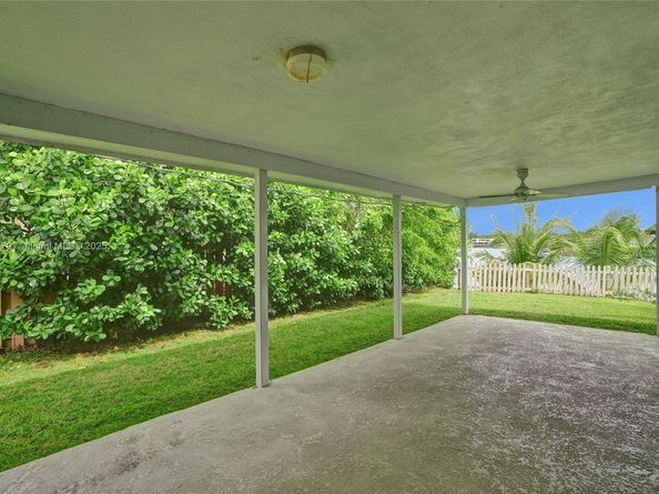 2050 NE 196th Ter, North Miami Beach FL 33179