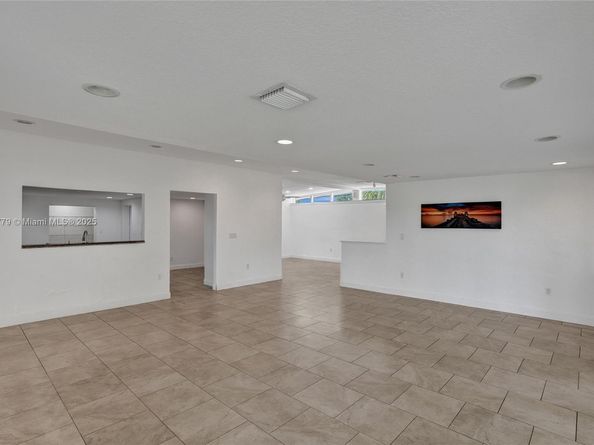 2050 NE 196th Ter, North Miami Beach FL 33179