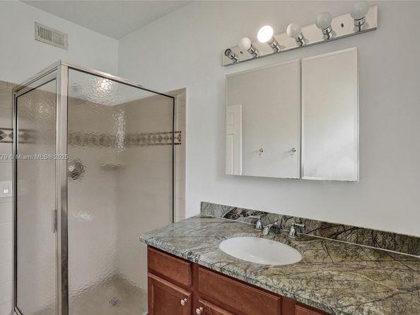 2050 NE 196th Ter, North Miami Beach FL 33179