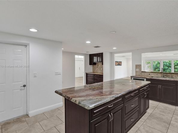2050 NE 196th Ter, North Miami Beach FL 33179