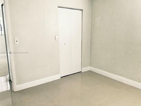 823-825 NW 9TH St, Hallandale Beach FL 33009