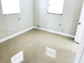 823-825 NW 9TH St, Hallandale Beach FL 33009