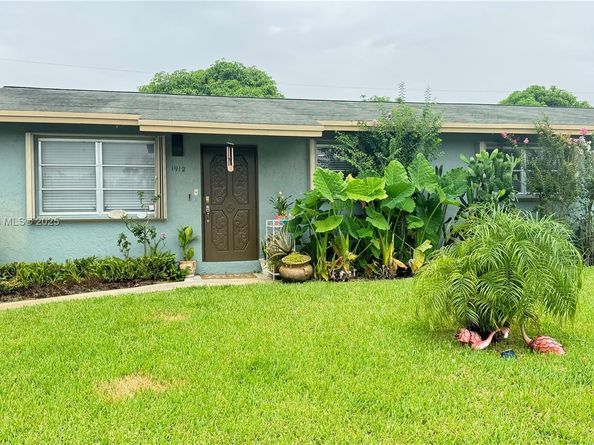 1912 SW 97th Ter, Miramar FL 33025