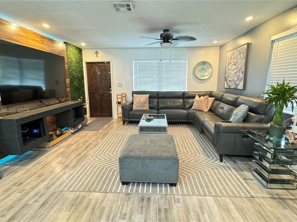 1912 SW 97th Ter, Miramar FL 33025