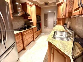 1460 Sheridan St 11D, Hollywood FL 33020