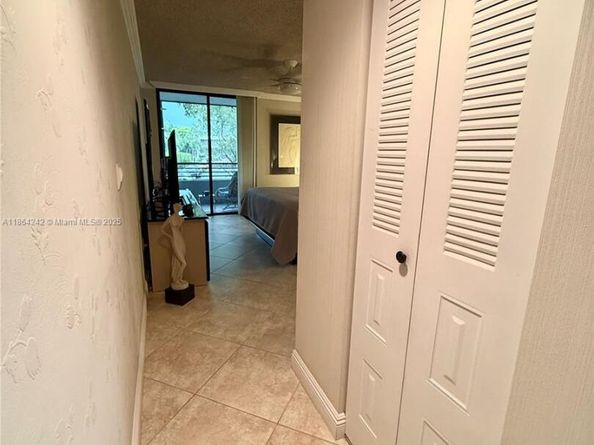 1460 Sheridan St 11D, Hollywood FL 33020