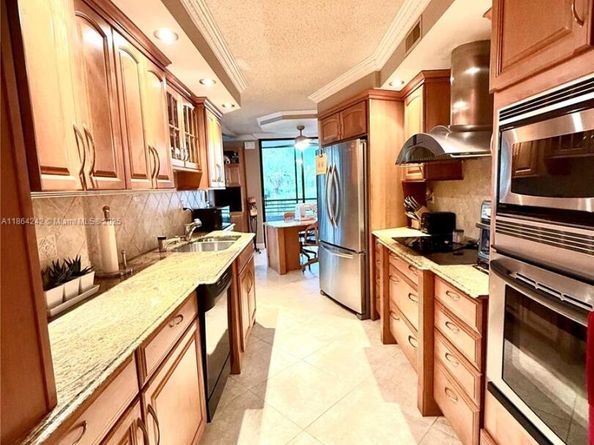 1460 Sheridan St 11D, Hollywood FL 33020