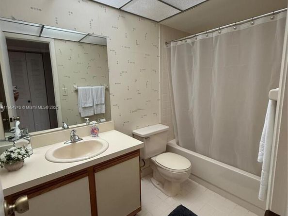 1460 Sheridan St 11D, Hollywood FL 33020