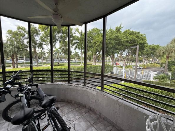 1460 Sheridan St 11D, Hollywood FL 33020