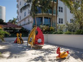 19900 E Country Club Dr 104, Aventura FL 33180