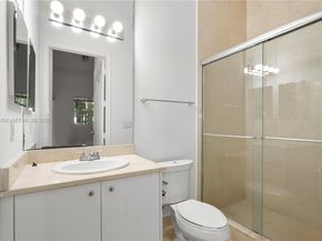 19900 E Country Club Dr 104, Aventura FL 33180