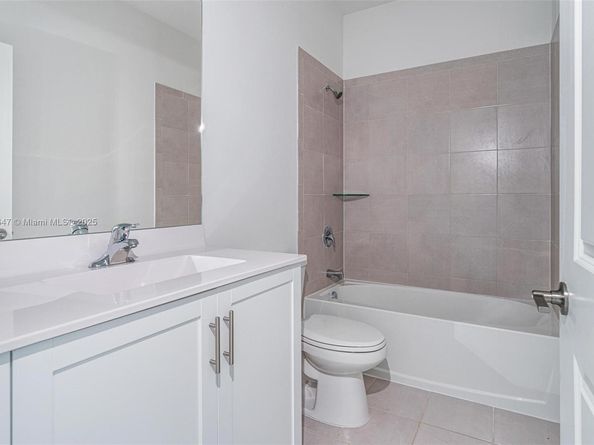 2649 SE 13th St 2649, Homestead FL 33035