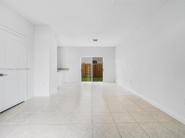 2649 SE 13th St 2649, Homestead FL 33035