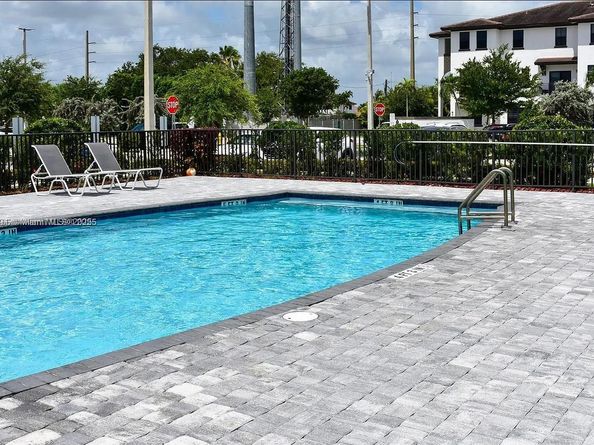 15560 SW 136 St 3206, Miami FL 33196