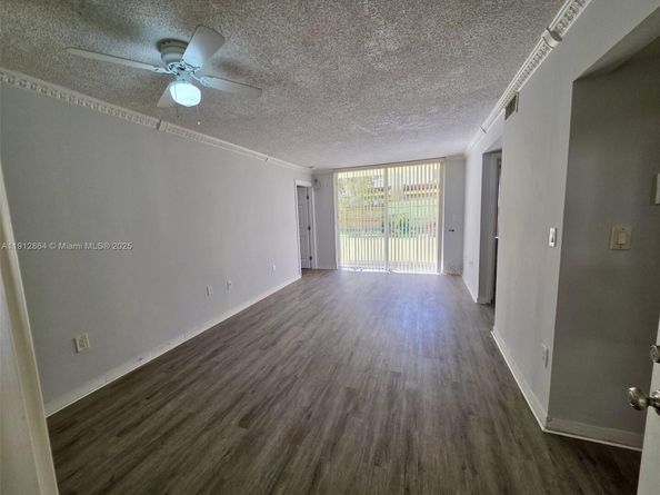 8321 NW 7th St 1108, Miami FL 33126