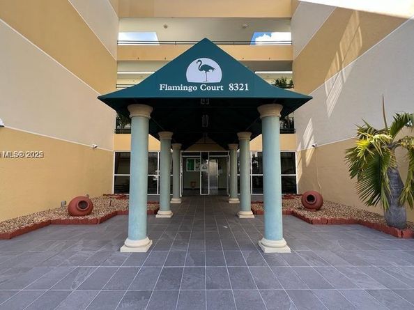 8321 NW 7th St 1108, Miami FL 33126