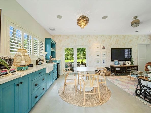 6645 SW 73rd Ct, Miami FL 33143