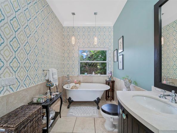 6645 SW 73rd Ct, Miami FL 33143