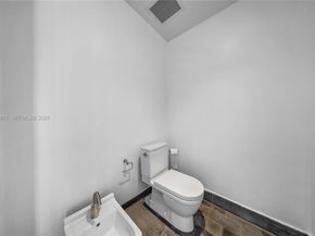 1100 Biscayne Blvd 3103, Miami FL 33132