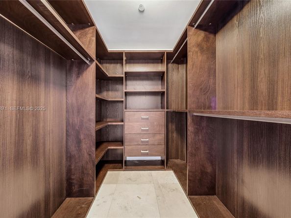 1100 Biscayne Blvd 3103, Miami FL 33132