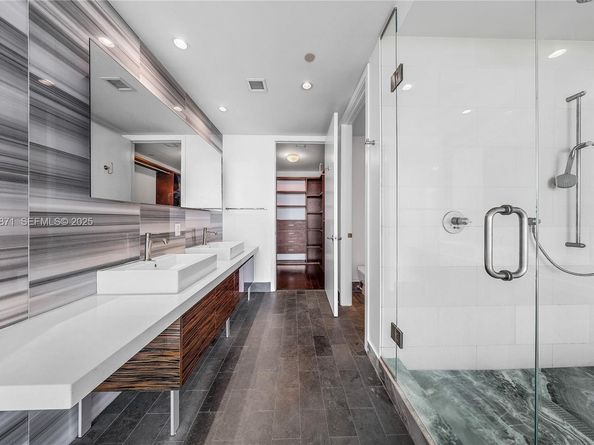 1100 Biscayne Blvd 3103, Miami FL 33132