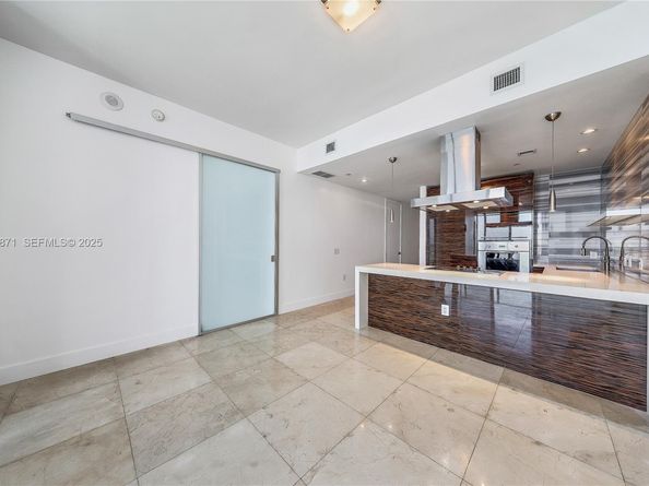 1100 Biscayne Blvd 3103, Miami FL 33132