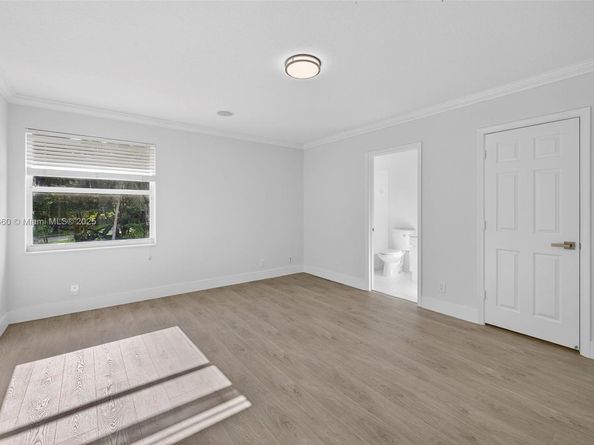 1781 Harbor Pointe Cir, Weston FL 33327