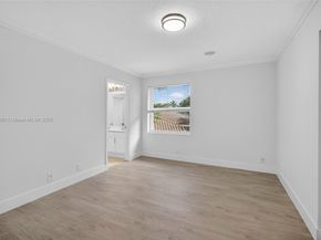 1781 Harbor Pointe Cir, Weston FL 33327